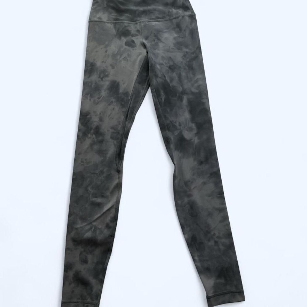 Lululemon Women's Grey and Black Leggings